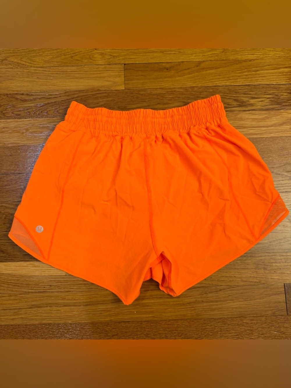 Lululemon Hotty Hot Short *High-Rise Long 4" Highlight Orange - Size 6 - Picture 6 of 8